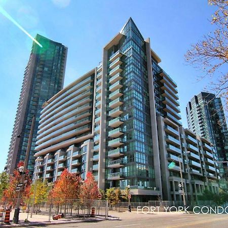 Lakefront Living Downtown Toronto - Free Parking, Gym, Indoor Pool Eksteriør bilde