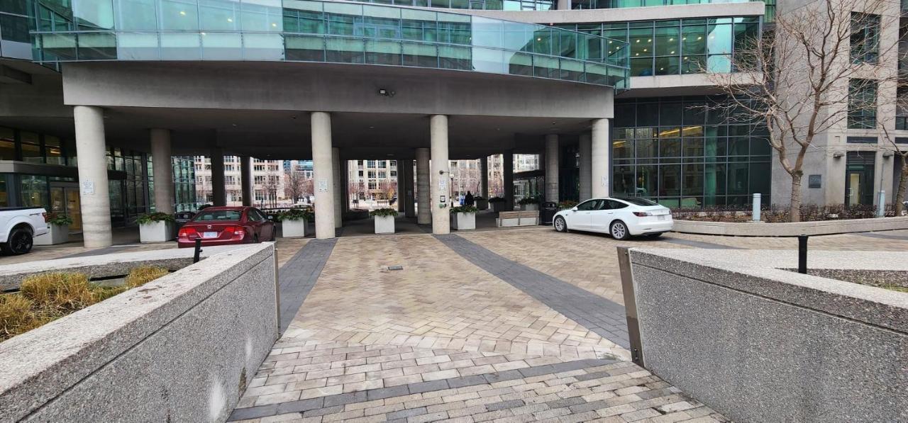 Lakefront Living Downtown Toronto - Free Parking, Gym, Indoor Pool Eksteriør bilde